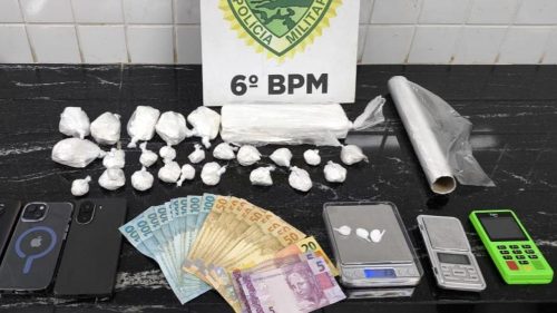 Casal que realizava entrega de drogas no Periolo é preso em ação da Polícia Militar Imagem referente a Casal que realizava entrega de drogas no Periolo é preso em ação da Polícia Militar