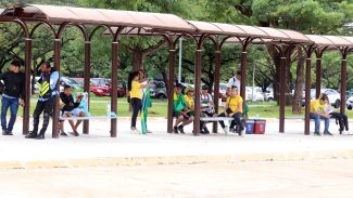 Médico e advogados visitam Bolsonaro antes de audiência de custódia Médico e advogados visitam Bolsonaro antes de audiência de custódia