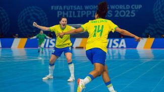 Brasil goleia Irã na estreia da Copa do Mundo de futsal feminino Brasil goleia Irã na estreia da Copa do Mundo de futsal feminino