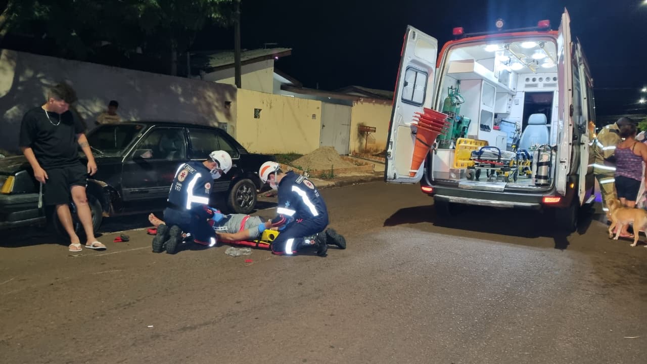 Mulher sofre fratura exposta após ser atingida por moto em Cascavel