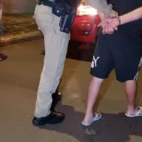 Imagem referente a Motociclista é preso após atropelar mulher em patinete no Bairro Interlagos, em Cascavel