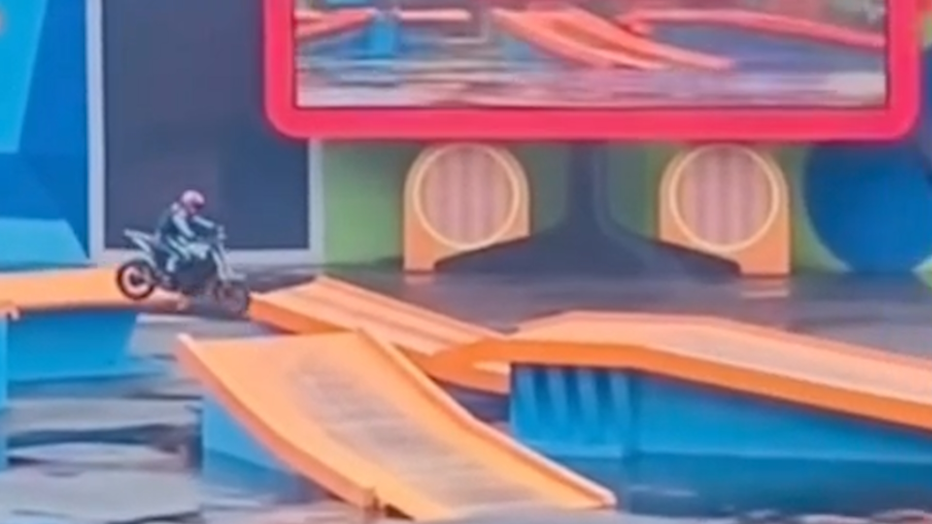 Piloto morre após acidente em apresentação acrobática no Beto Carrero World