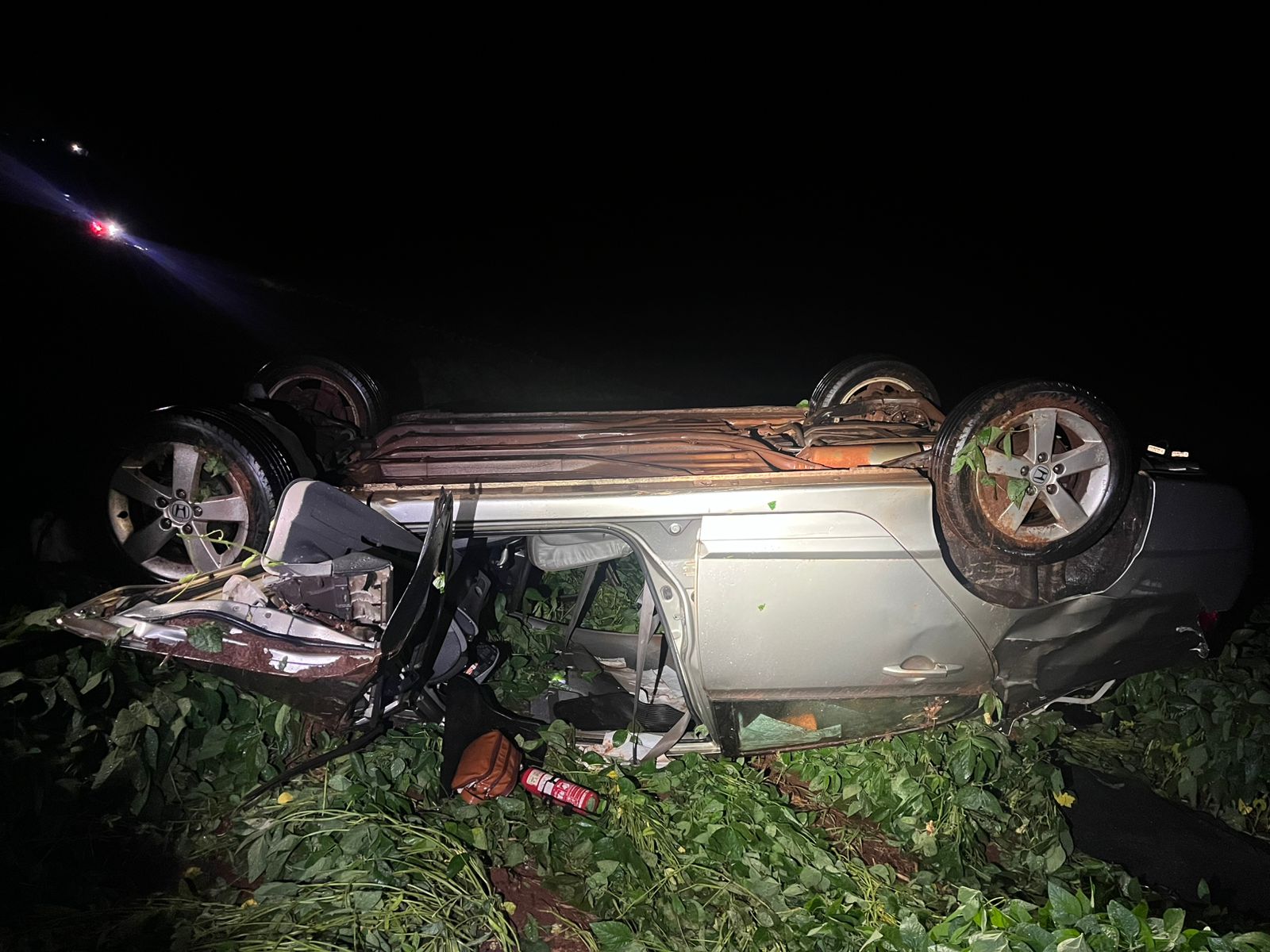 Cinco ficam feridos após capotamento na PR 486, em Tupãssi Imagem referente a Cinco ficam feridos após capotamento na PR 486, em Tupãssi