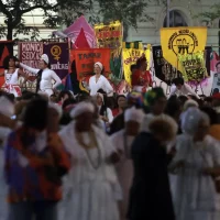 Imagem referente a Caravanas saem de SP rumo à Marcha das Mulheres Negras em Brasília