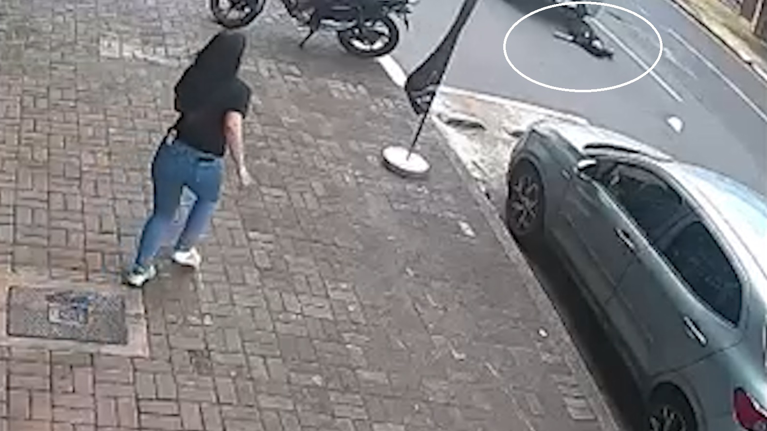 Câmera flagra atropelamento no Centro de Cascavel