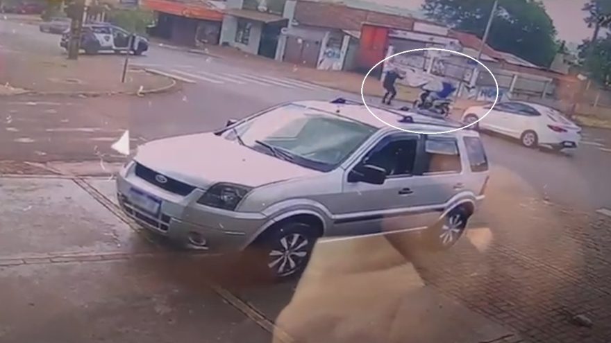 Câmera de segurança registra ação da GM que recuperou motocicleta furtada em Cascavel