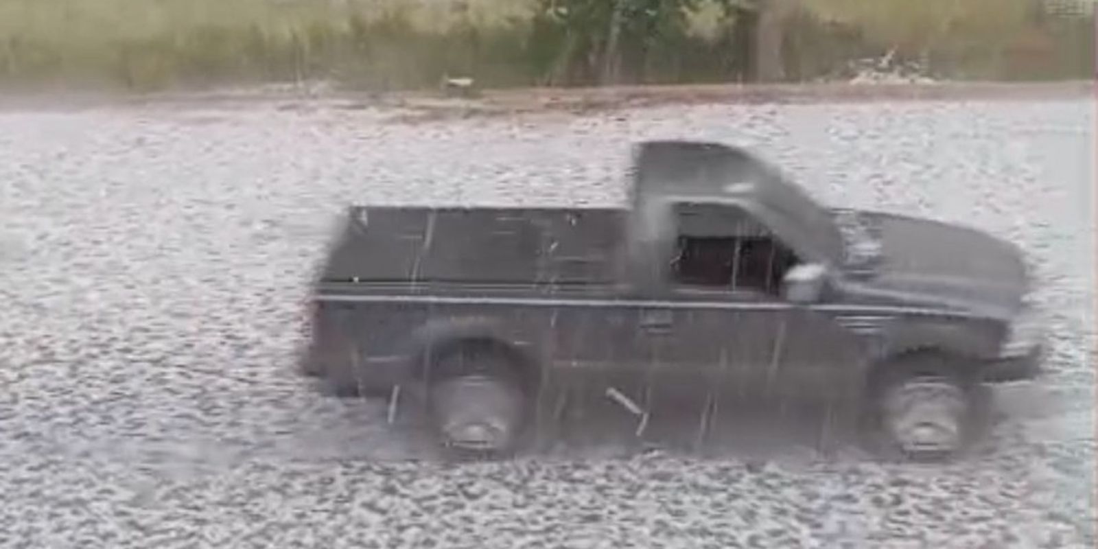 Queda de granizo atinge mais de 34 mil pessoas em Erechim Queda de granizo atinge mais de 34 mil pessoas em Erechim