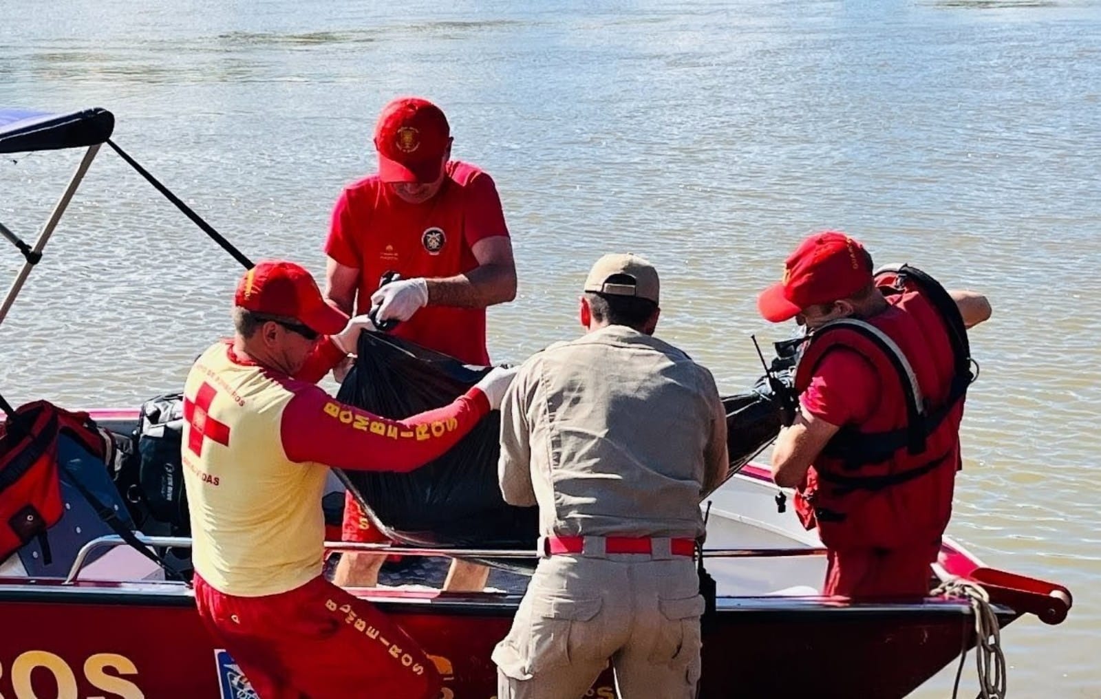 Corpo de homem desaparecido é encontrado no Rio Paraná em Foz do Iguaçu Corpo de homem desaparecido é encontrado no Rio Paraná em Foz do Iguaçu