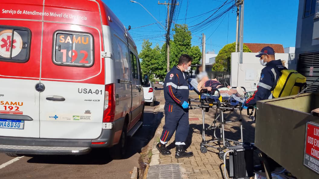 Mulher é socorrida pelo Samu após insuficiência respiratória em apartamento de Cascavel