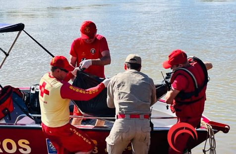 Bombeiros acham corpo de homem desaparecido no rio perto da Ponte da Amizade