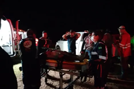 Desidratados e com hipotermia: Homens desaparecem em barco e são resgatados 