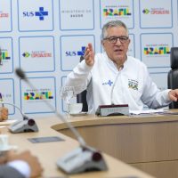 Saúde anuncia compra de 2,8 milhão de doses contra vírus sincicial Imagem referente a Saúde anuncia compra de 2,8 milhão de doses contra vírus sincicial