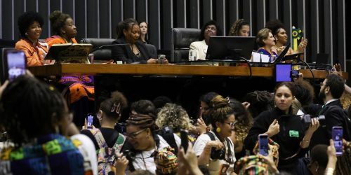 Imagem referente a Sessão solene na Câmara homenageia Marcha das Mulheres Negras