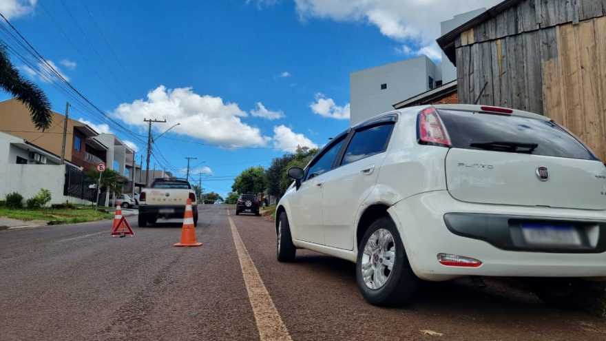 Punto e Saveiro se envolvem em acidente no bairro Canadá