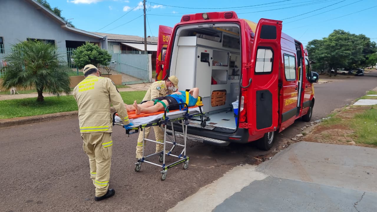 Mulher tem suspeita de fratura no cóccix ao sofrer queda em casa no Santa Cruz Mulher tem suspeita de fratura no cóccix ao sofrer queda em casa no Santa Cruz