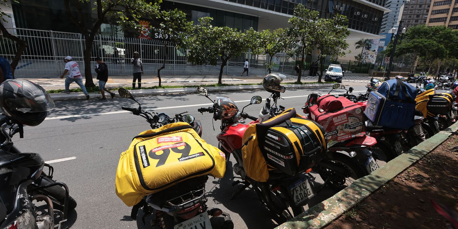 Prefeitura de SP pede mais prazo para liberação de mototáxis na cidade Prefeitura de SP pede mais prazo para liberação de mototáxis na cidade