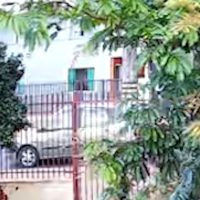 Imagem referente a Câmera flagra veículo suspeito de atropelar idosa e fugir no Bairro Brasmadeira