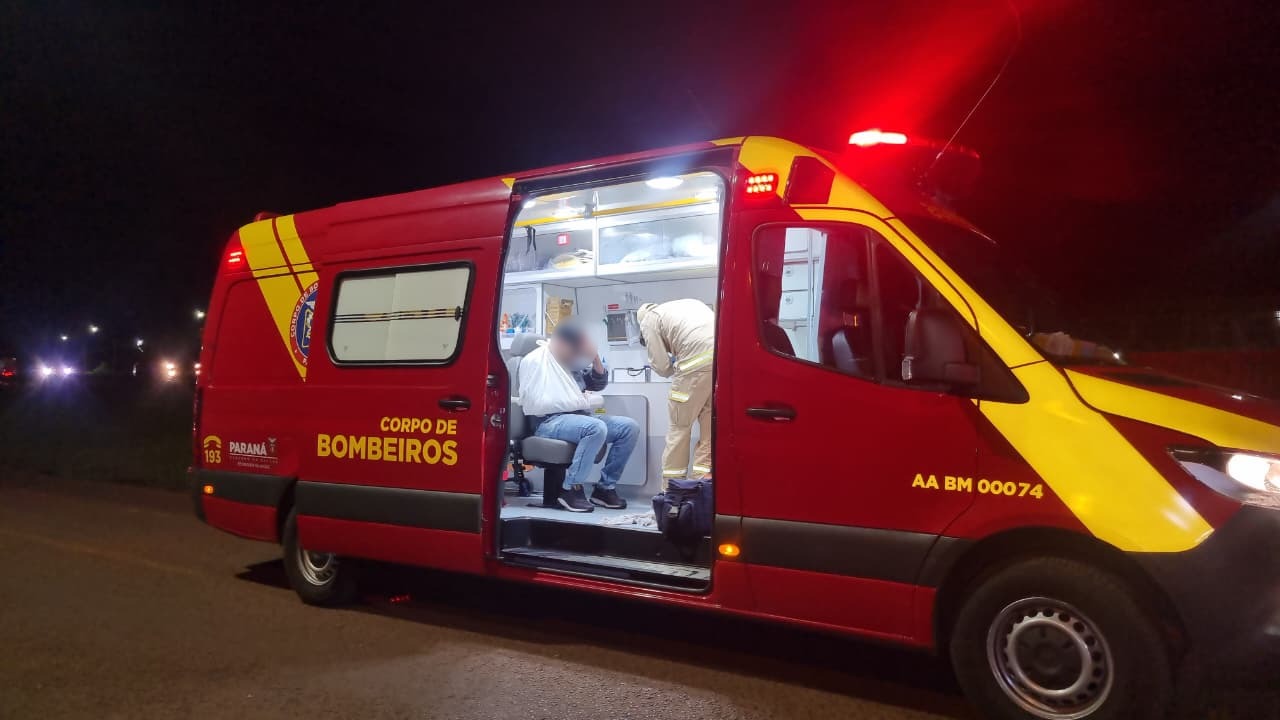Motociclista atropela pedestre no Bairro Santa Felicidade e ambos sofrem fraturas Motociclista atropela pedestre no Bairro Santa Felicidade e ambos sofrem fraturas