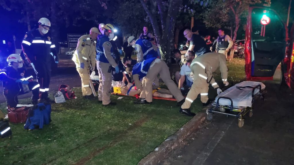 Policial fica gravemente ferido ao se envolver em acidente durante perseguição em Cascavel