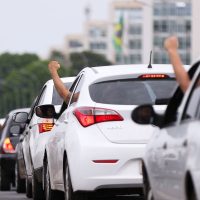 Motoristas de aplicativo caíram no “conto do vigário”, diz Sakamoto Imagem referente a Motoristas de aplicativo caíram no “conto do vigário”, diz Sakamoto