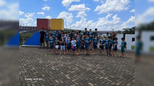 Alunos da Escolinha de Futebol do Bairro Periolo participam de dia especial de integração esportiva e educativa