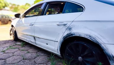 Imagem referente a Veja como ficou carro envolvido na fuga que matou PM em Cascavel; Delegacia de Homicídios assume investigação