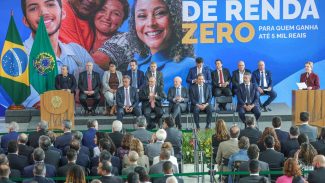 Lula sanciona isenção do IR para quem ganha até R$ 5 mil Lula sanciona isenção do IR para quem ganha até R$ 5 mil