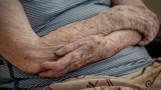 Vigilância Sanitária fecha abrigo com idosos em condições precárias