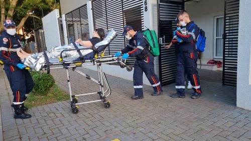 Mãe dá à luz ao Alberto em casa no Centro; Samu faz parto e salva o dia Mãe dá à luz ao Alberto em casa no Centro; Samu faz parto e salva o dia
