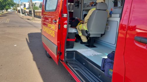 Ciclista fica ferido após colisão com carro no Bairro Santa Felicidade Ciclista fica ferido após colisão com carro no Bairro Santa Felicidade