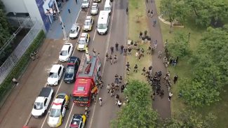 Imagens aéreas registram cortejo fúnebre do soldado da Polícia Militar Ariel Julio Rubenich Imagens aéreas registram cortejo fúnebre do soldado da Polícia Militar Ariel Julio Rubenich