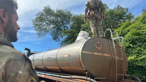PRF apreende 4 toneladas de agrotóxicos em caminhão de transporte de leite