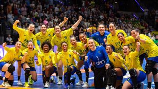 Brasil sobra diante de Cuba na estreia do Mundial de Handebol Feminino Brasil sobra diante de Cuba na estreia do Mundial de Handebol Feminino