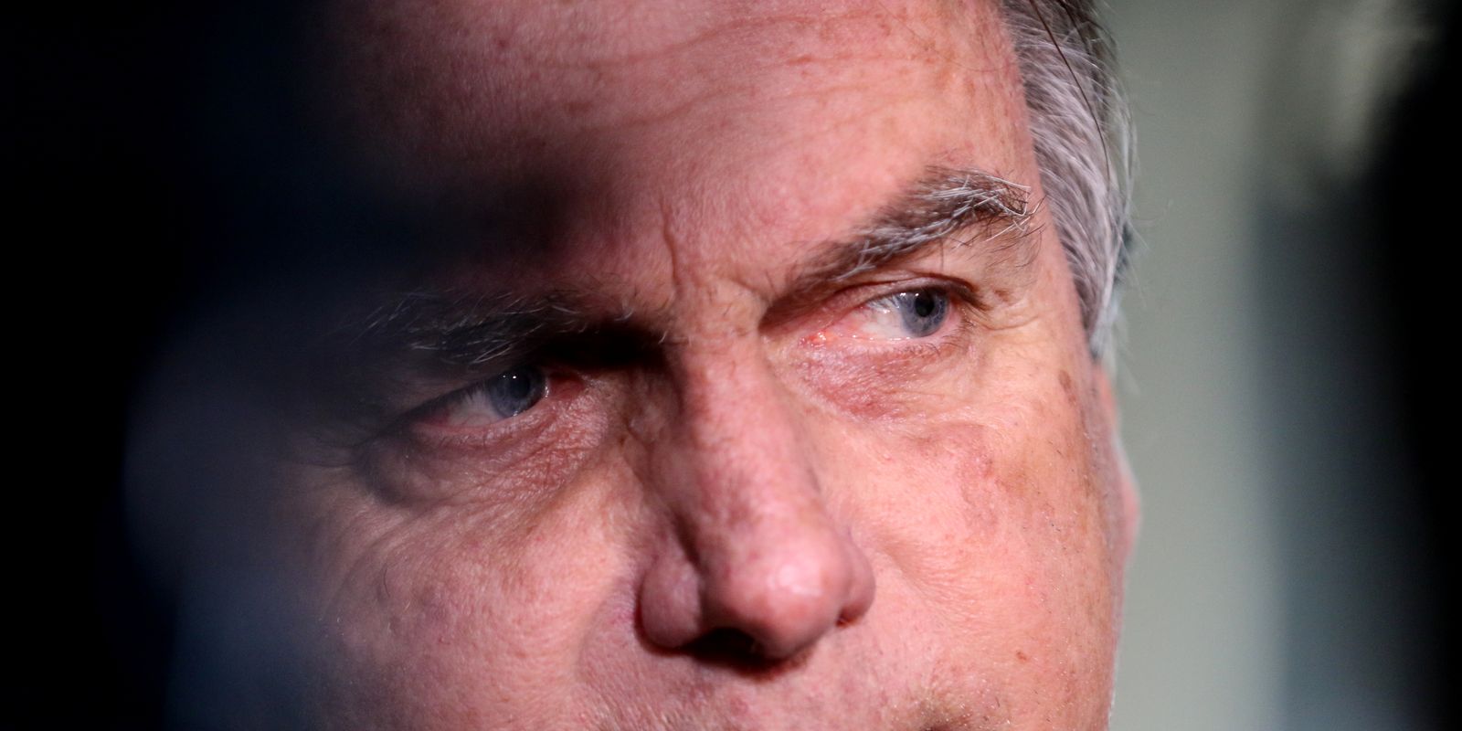 Bolsonaro tem crise de soluço e passa por atendimento médico na prisão Bolsonaro tem crise de soluço e passa por atendimento médico na prisão