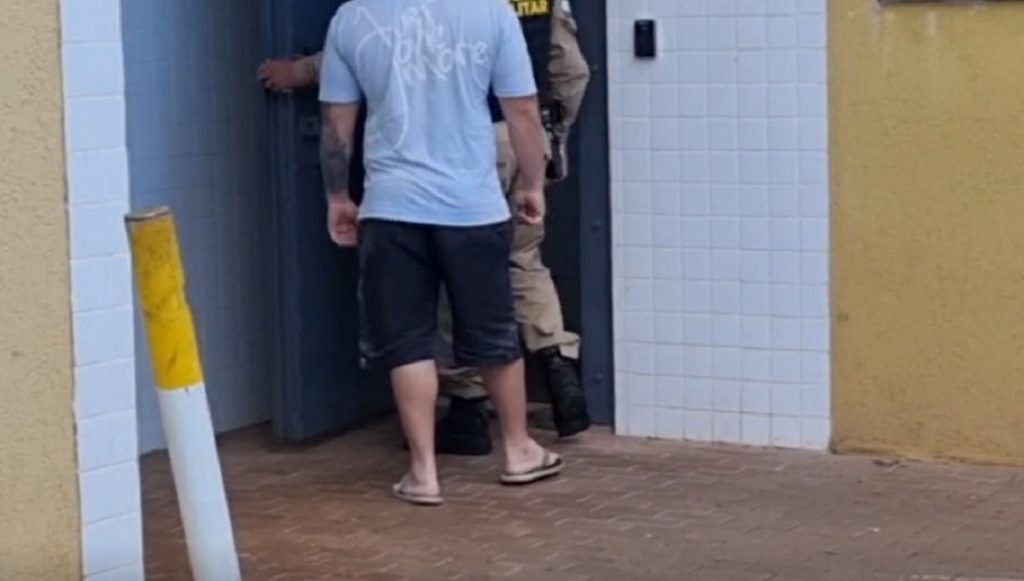 Pai tenta colocar filha no carro à força e é levado para a 15ª SDP de Cascavel