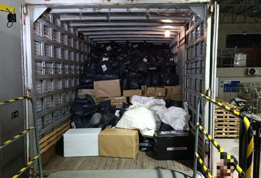 Receita Federal faz limpa e segura meio milhão em produtos de e-commerce no PR