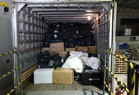 Receita Federal faz limpa e segura meio milhão em produtos de e-commerce no PR