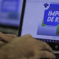 Imagem referente a Receita paga lote da malha fina de novembro