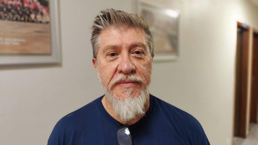 Vítima sofreu queda de quatro metros e ficou em estado grave, afirma médico do Siate