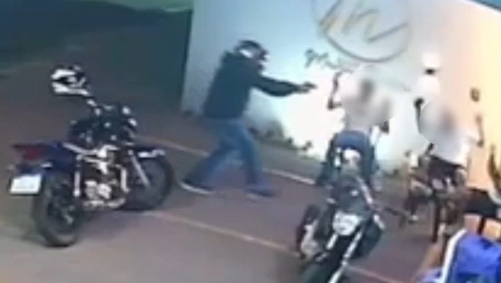 Vídeo mostra atirador matando motoboy Bruno de Lucas Bezerra