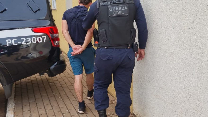 Venezuelano em atitude suspeita é detido com maconha perto de CMEI em Cascavel