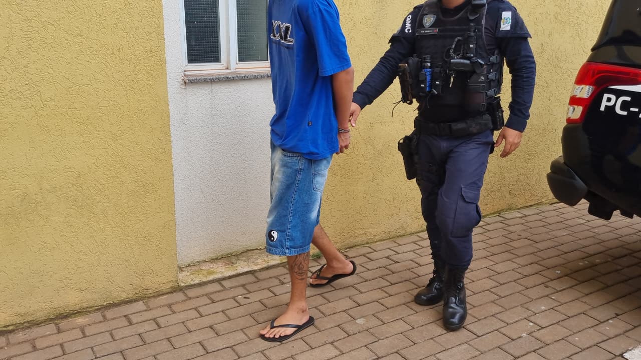 Abordagem de rotina da Guarda Municipal localiza homem procurado pela Justiça Abordagem de rotina da Guarda Municipal localiza homem procurado pela Justiça
