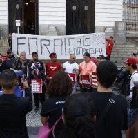 Imagem referente a Entregadores protestam contra modalidade nova de trabalho do iFood