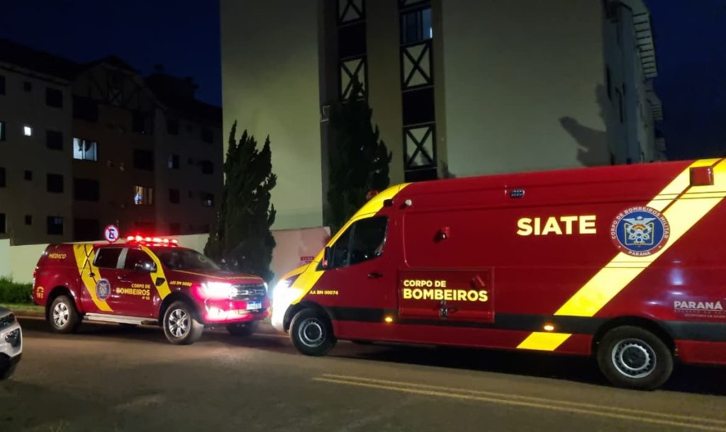Socorristas e médico do Siate atendem vítima de tentativa de suicídio em Cascavel