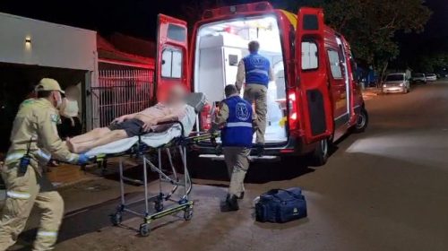 Idoso é socorrido pelo Siate após sofrer acidente doméstico no Bairro Floresta