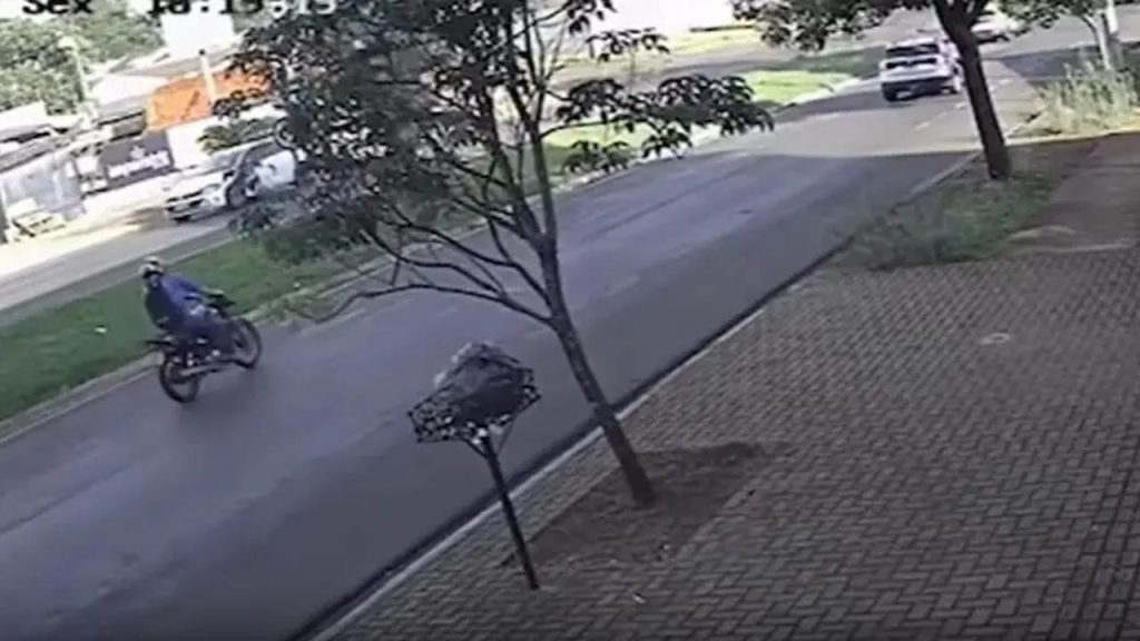 Motociclista morto após ser atingido por fios soltos era diretor da Associação de Pais e Amigos do Autista Motociclista morto após ser atingido por fios soltos era diretor da Associação de Pais e Amigos do Autista