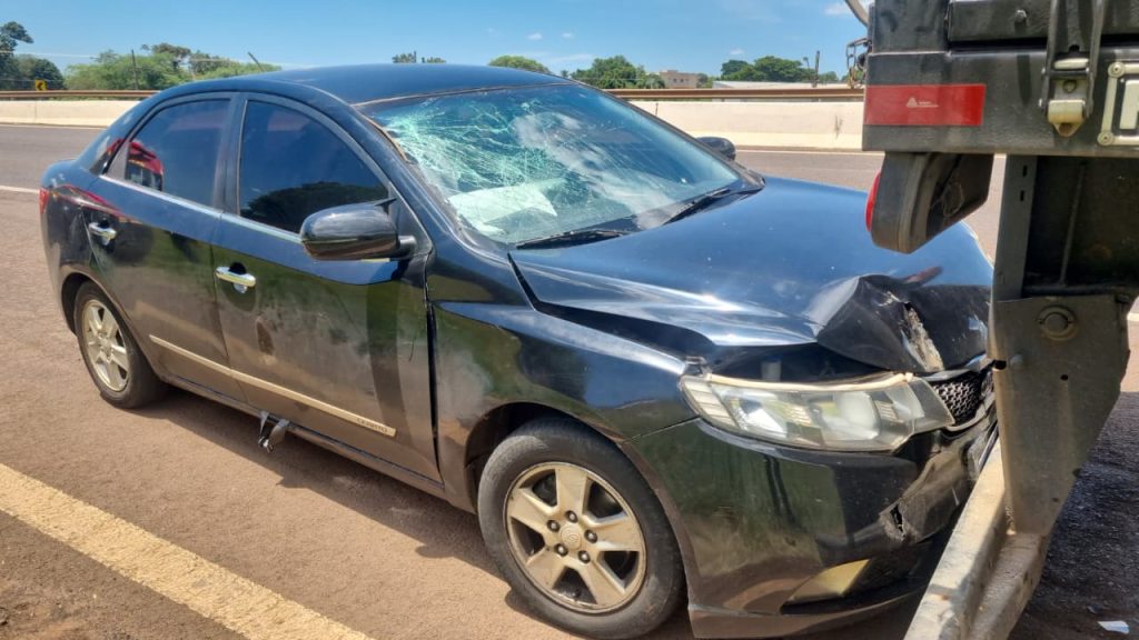 Colisão traseira entre carro e caminhão deixa duas crianças feridas na PRc-467, em Cascavel Colisão traseira entre carro e caminhão deixa duas crianças feridas na PRc-467, em Cascavel