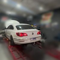 Imagem referente a Passat usado em perseguição que terminou na morte de PM passou por modificação ilegal para ficar “tunado”