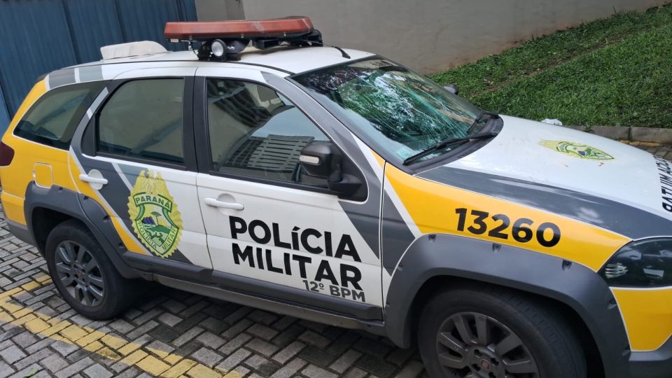 Atirador ameaça matar todos em bar e morre ao trocar tiros com a PM