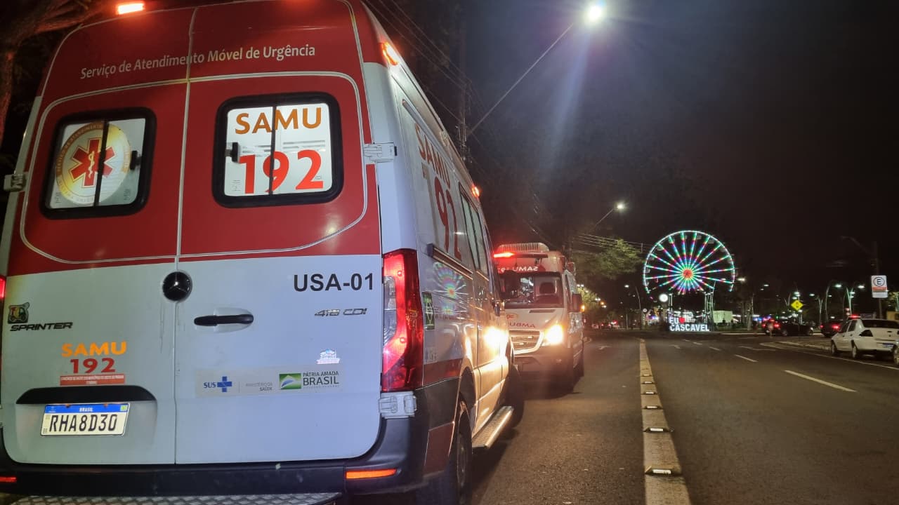 Noite de tensão: Homem sofre parada cardíaca no Centro de Cascavel e é levado ao HUOP Noite de tensão: Homem sofre parada cardíaca no Centro de Cascavel e é levado ao HUOP
